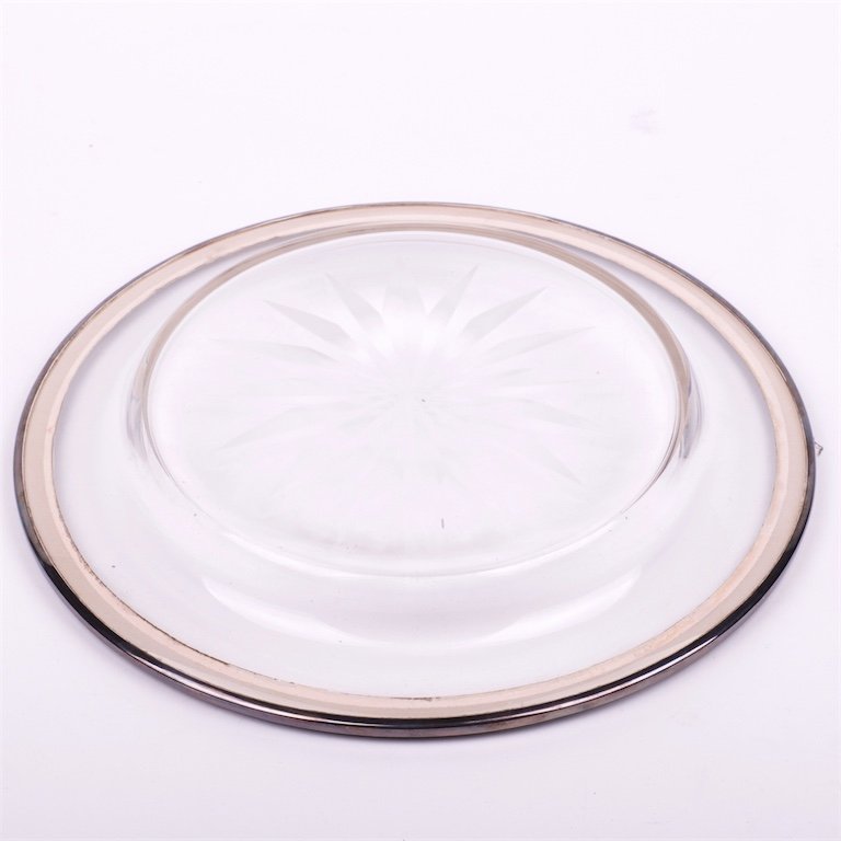 Oiler with cover and silver insertion. — image 4