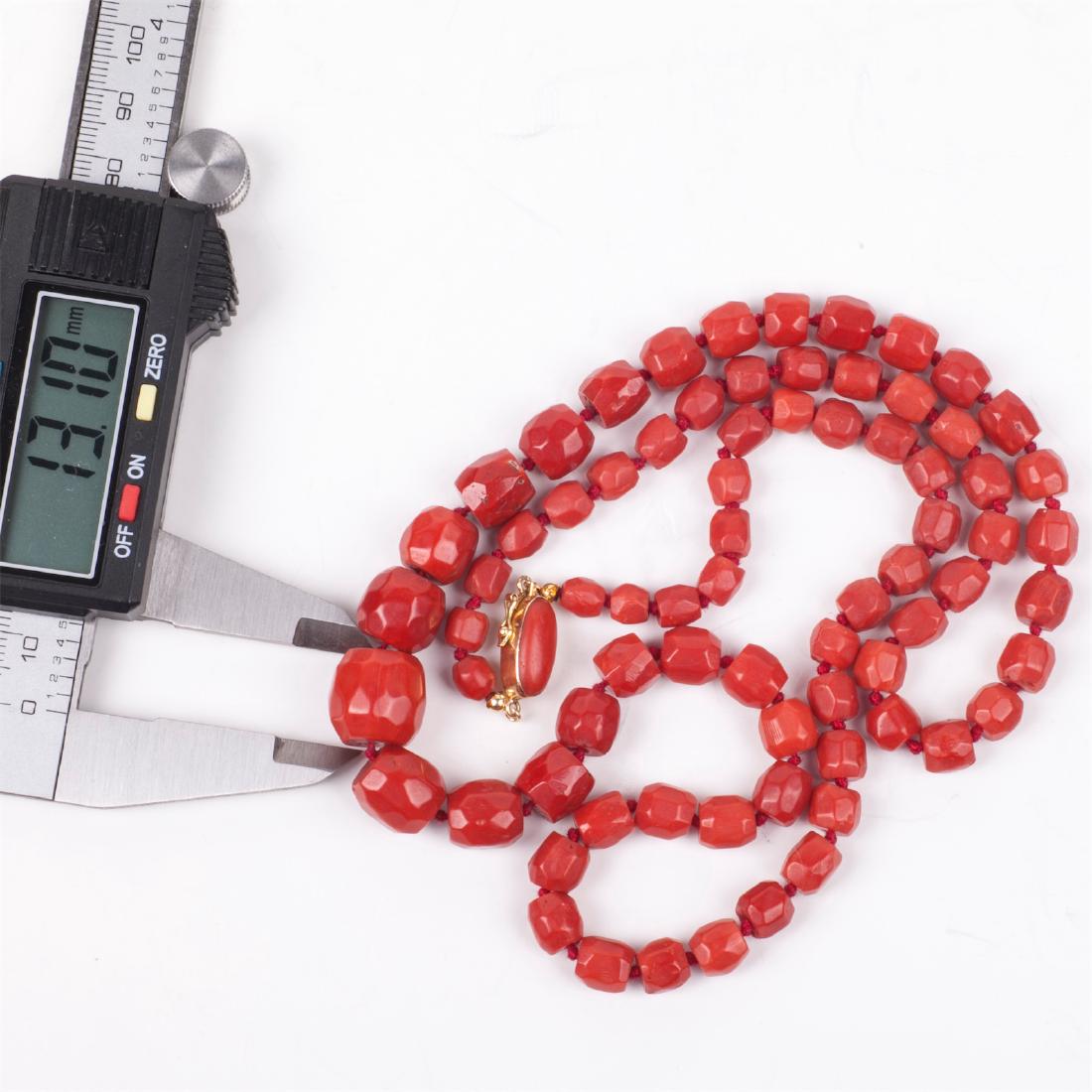 Antique Rose coral necklace with a gold lock — image 2