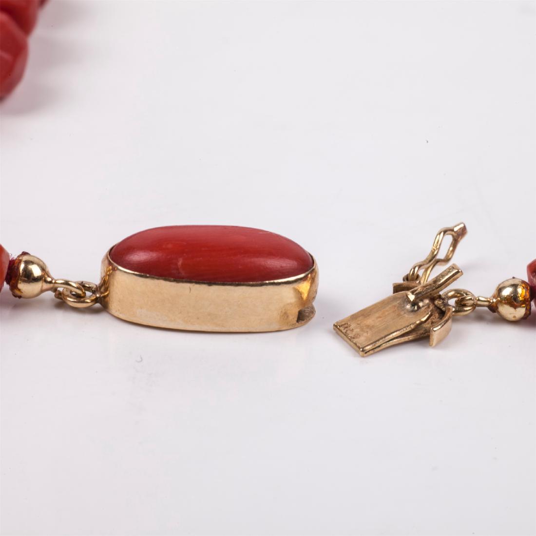 Antique Rose coral necklace with a gold lock — image 3