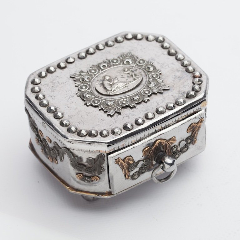 Russian box with a drawer — image 1
