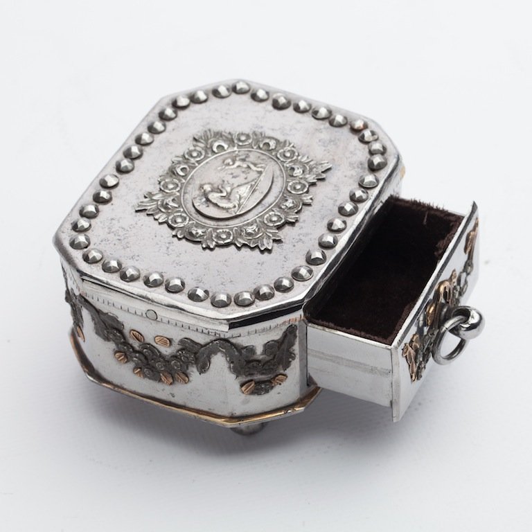 Russian box with a drawer — image 2
