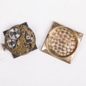 18K gold men's wristwatch on a leather strap — image 8