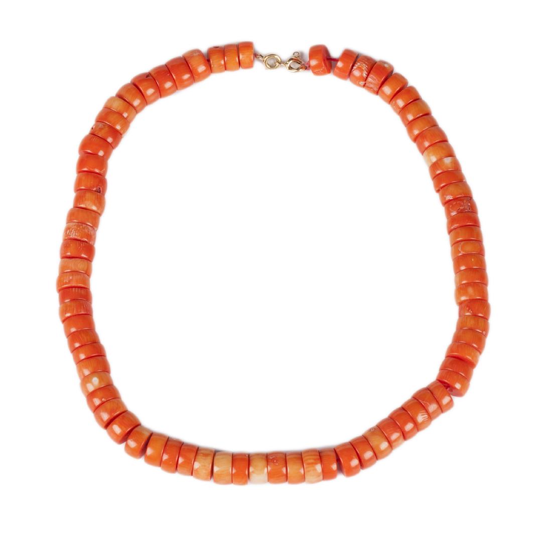 Antique coral necklace. Weight: 111.7 g. — image 1