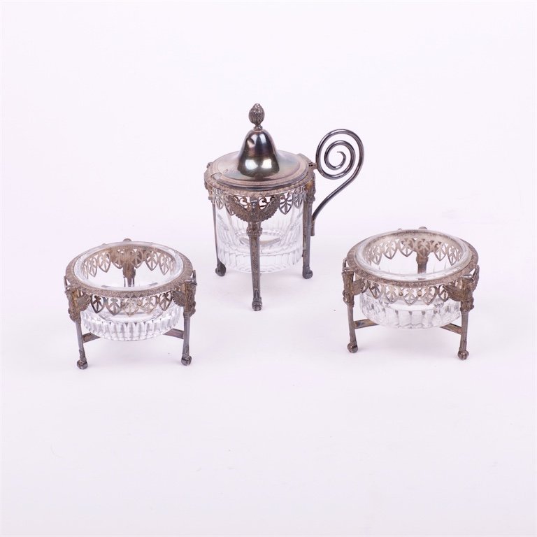 Set of 4 pieces. Tray, 2 saltcellars and mustard. — image 1