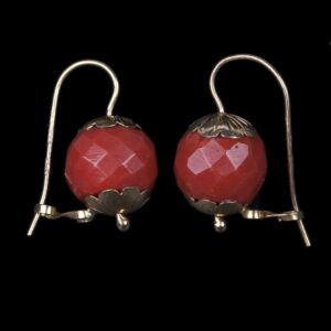 Antique gold, 9k earrings with corrals. — image 2