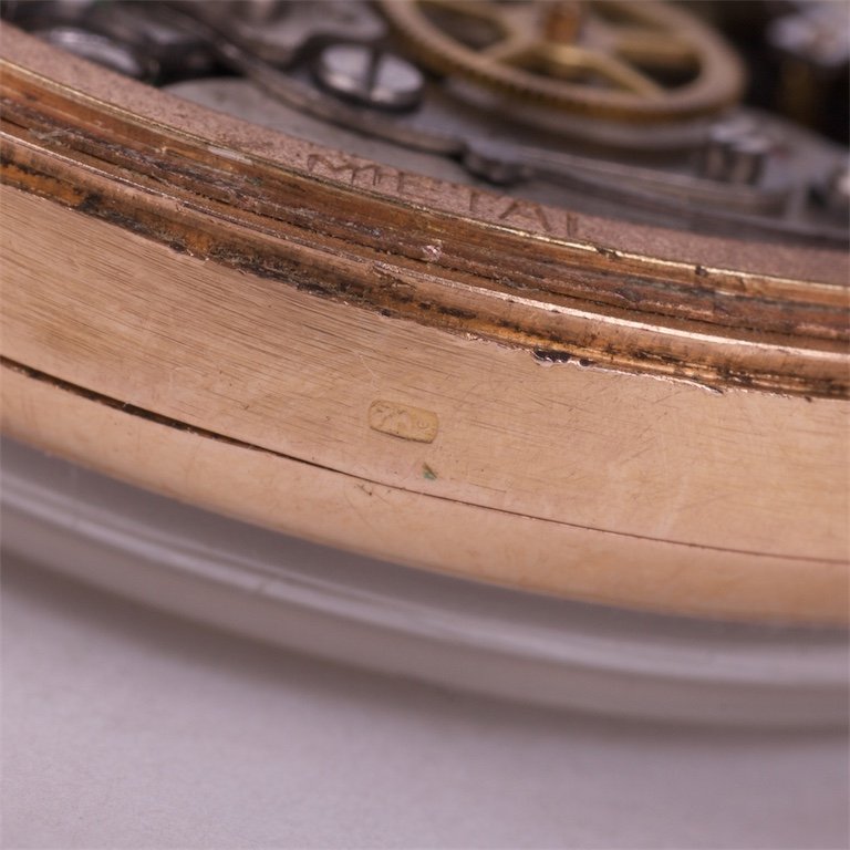 "Suisse" 18K gold men's chronograph wristwatch — image 7