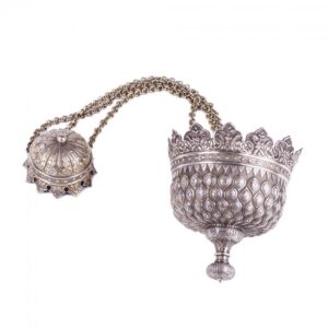 Massive Russian bysantine style silver-gilt lampada — image 1