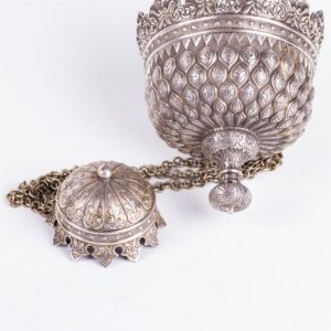 Massive Russian bysantine style silver-gilt lampada — image 3