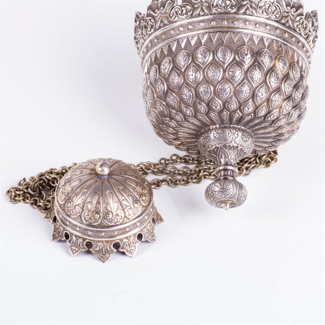 Massive Russian bysantine style silver-gilt lampada — image 3