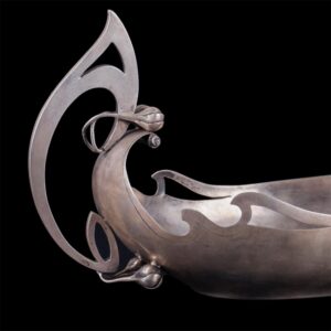 Elegant Russian Art Nouveau kovsh — image 3