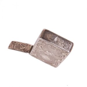Russian engraved neorococo silver-gilt cigarette case — image 2