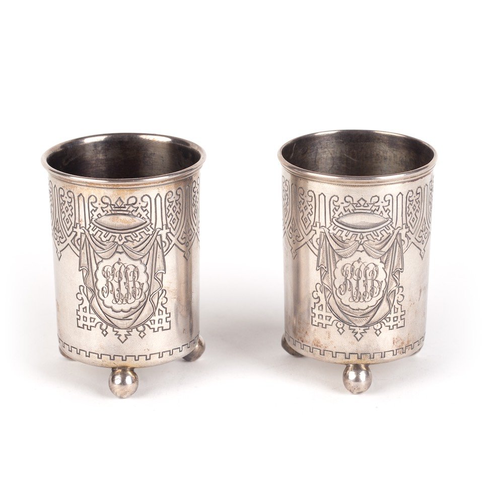 Two beakers on ball feet. Moscow, 1884. — image 1