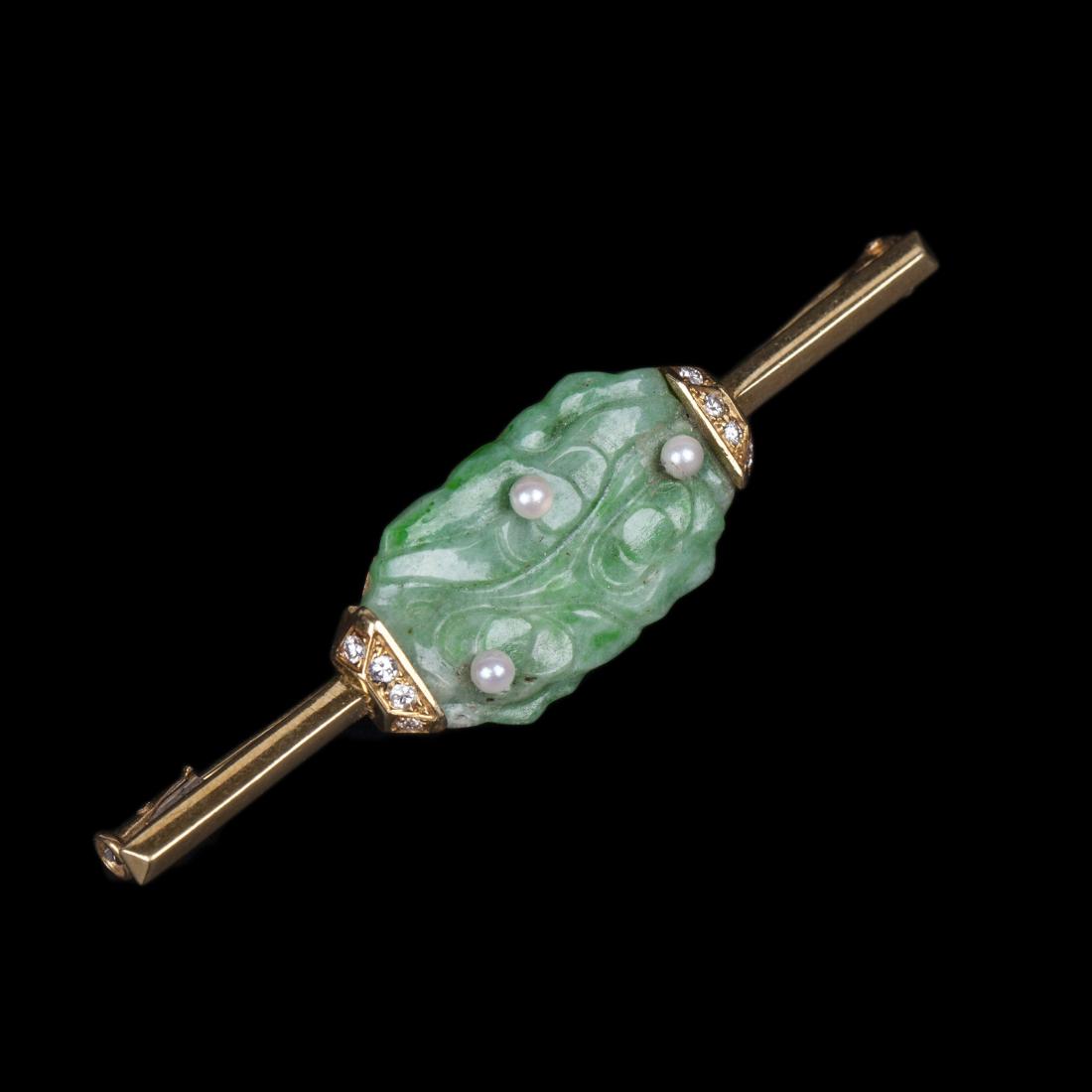 Antique gold, 18K brooch with Jade stone — image 1