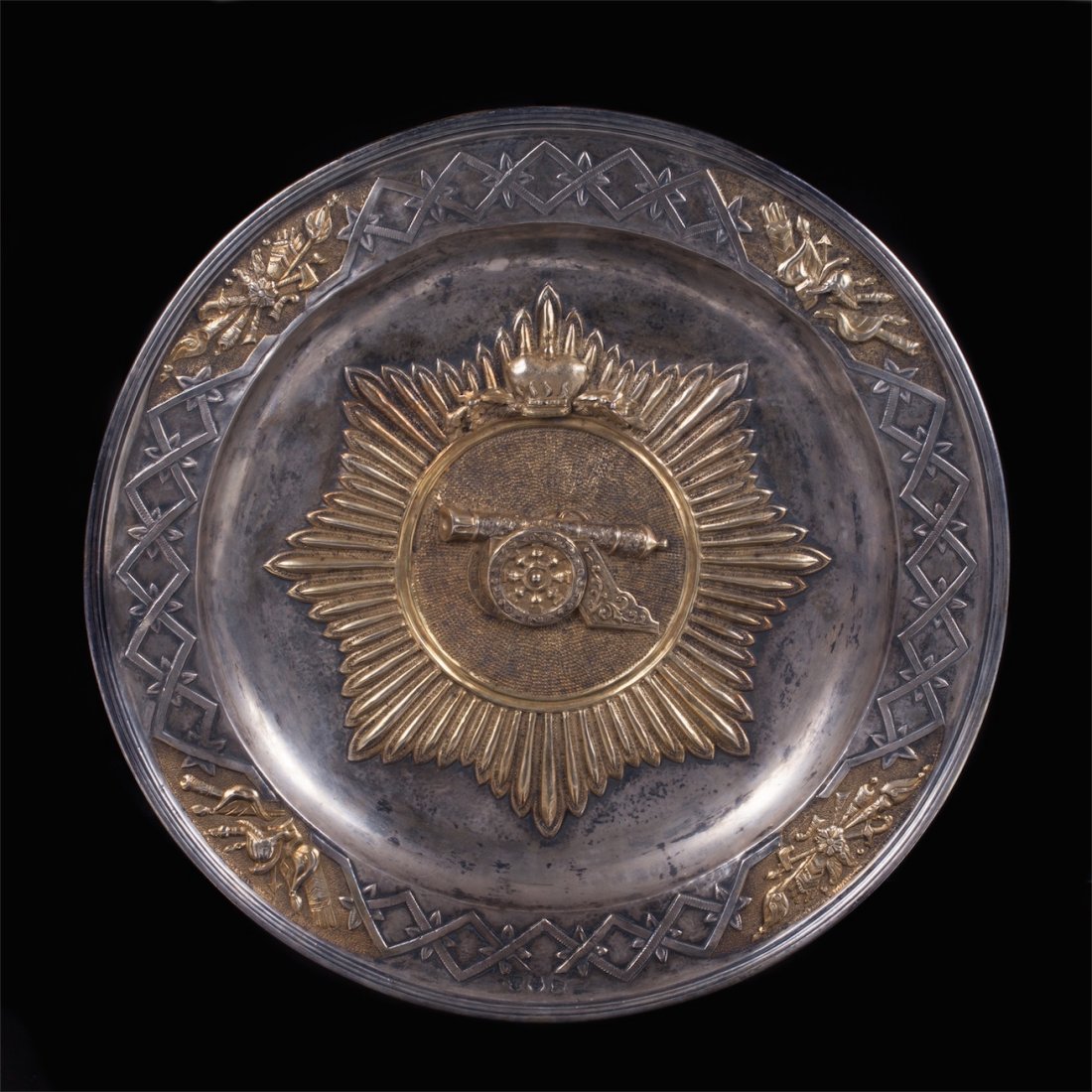 Russian silver presentation platter with millitary — image 2