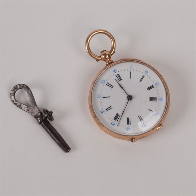 Gold pocket watch. — image 1