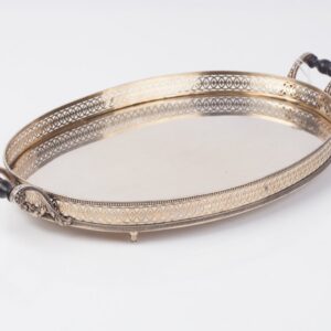 Silver serving tray. — image 1