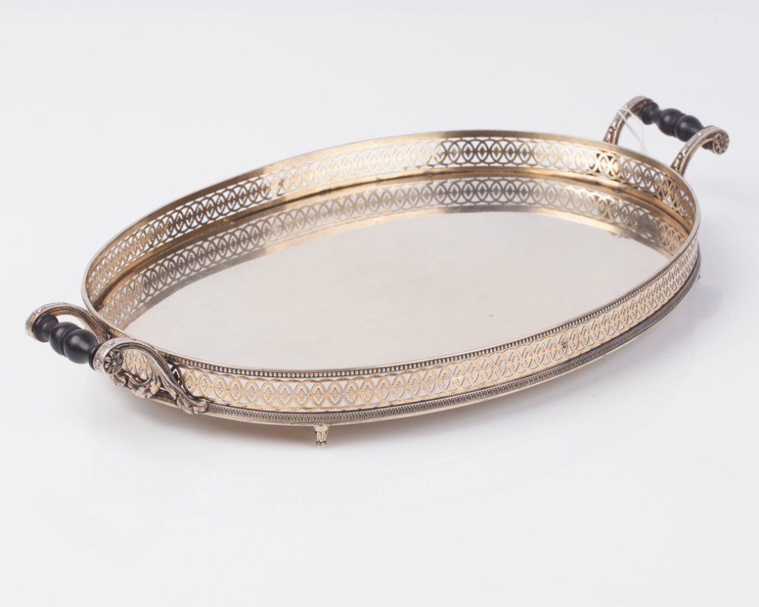 Silver serving tray. — image 1