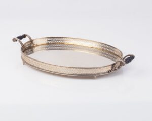 Silver serving tray. — image 2