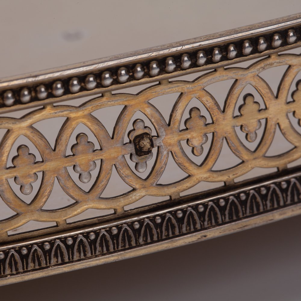 Silver serving tray. — image 4
