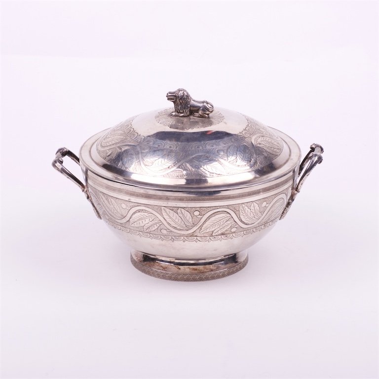 Silver vegetable dish with pot. — image 1