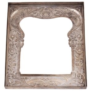 Massive Russian gem-set and silver-gilt icon riza — image 4