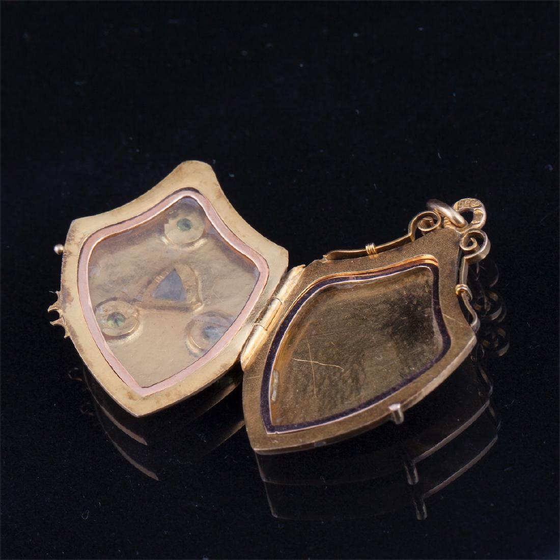 Antique gold medallion with diamonds and demantoids — image 4