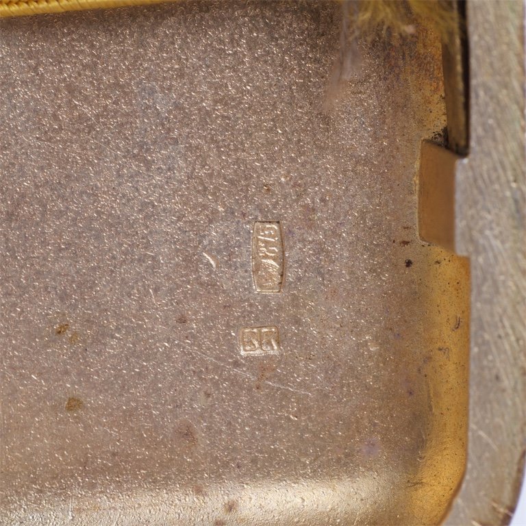 Memorable silver-gilt cigarette case — image 4