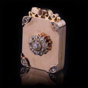 Gold pendant/medallion with old cut diamonds — image 1