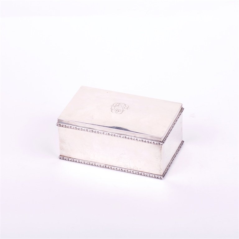 Silver box. French. — image 1