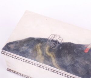Silver box. French. — image 2