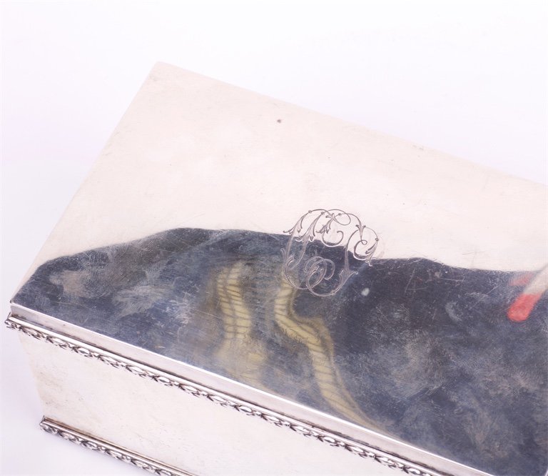 Silver box. French. — image 2