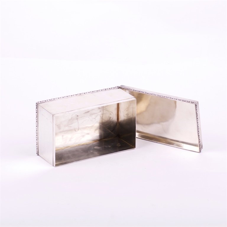 Silver box. French. — image 3