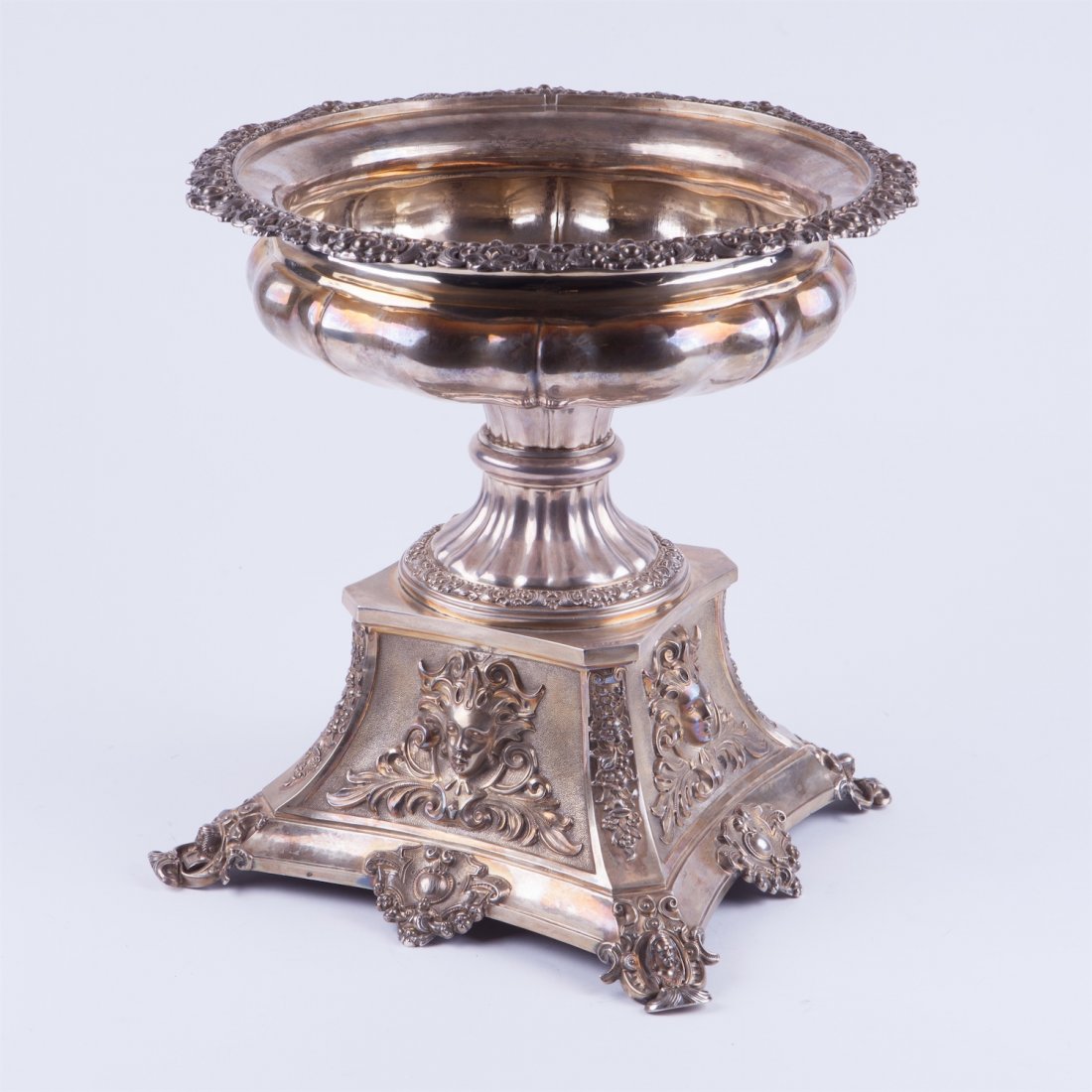 Solid silver vase for fruits. — image 1