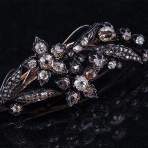 Antique gold, 56 brooch with diamonds — image 2