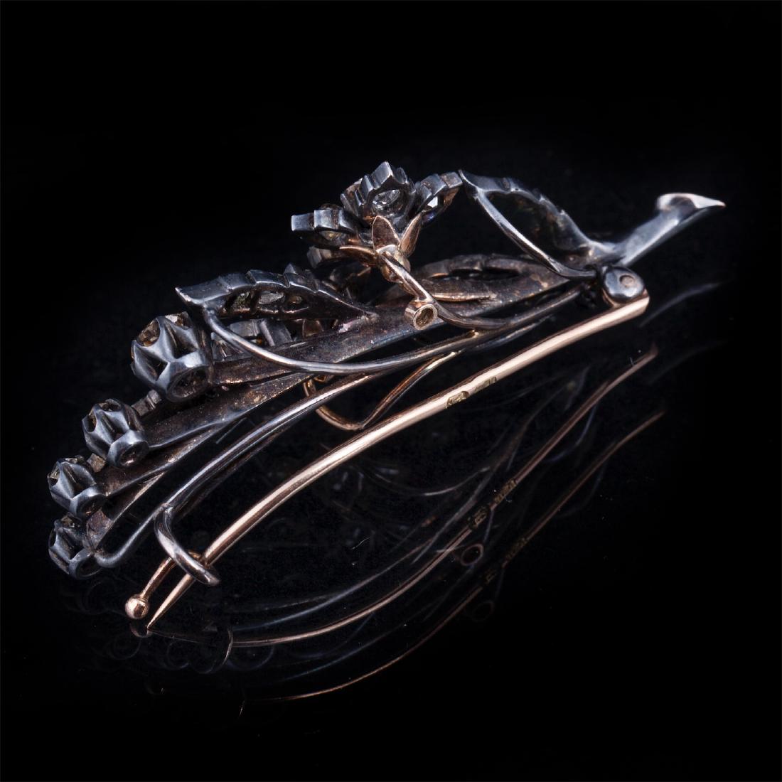 Antique gold, 56 brooch with diamonds — image 3