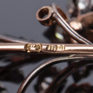 Antique gold, 56 brooch with diamonds — image 4