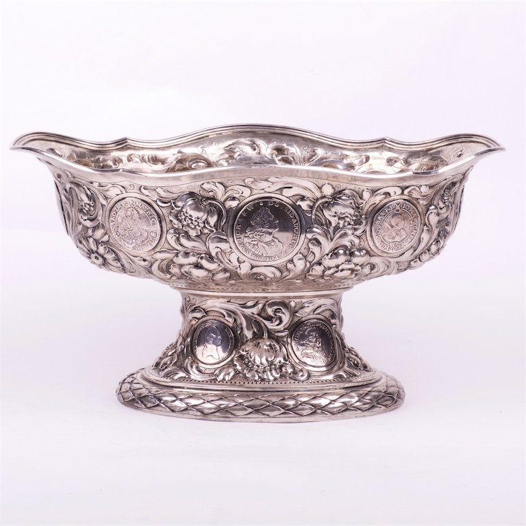 Huge silver vase with coins of Saxony XVI-XIX century. — image 3