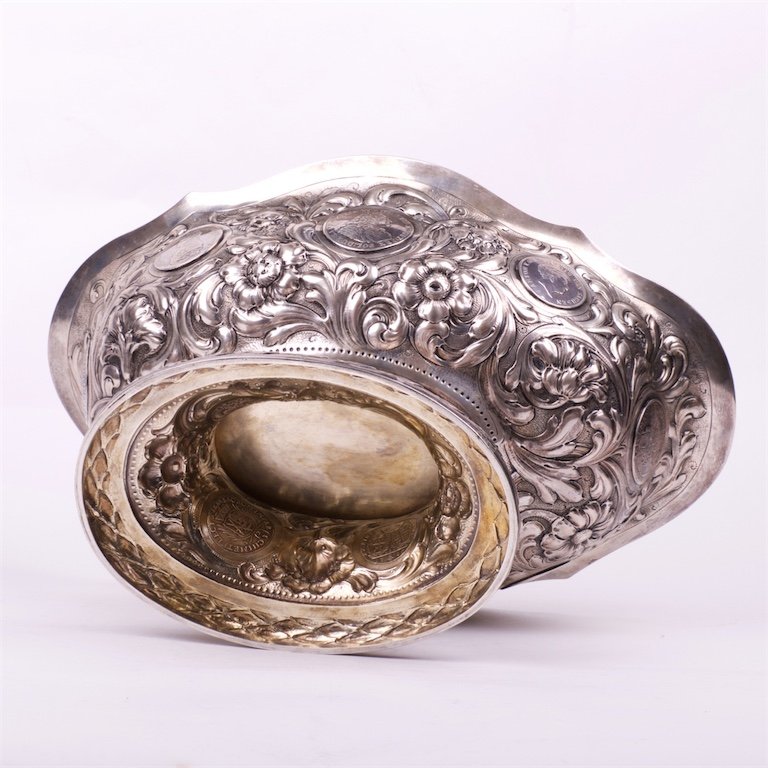 Huge silver vase with coins of Saxony XVI-XIX century. — image 6