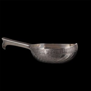 Russian silver and niello kovsh with a proverb — image 1