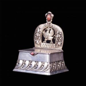 Exceptional Faberge gem-set presentation salt-cellar — image 3