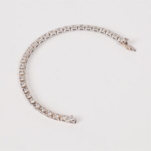 Gold hand bracelet. — image 1