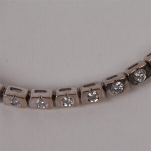 Gold hand bracelet. — image 2