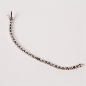 Gold hand bracelet. — image 3