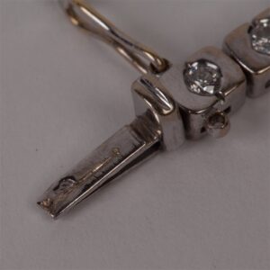 Gold hand bracelet. — image 4