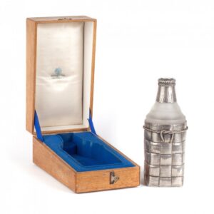 Vodka carafe. Trade shop of Grachev Brothers. — image 1