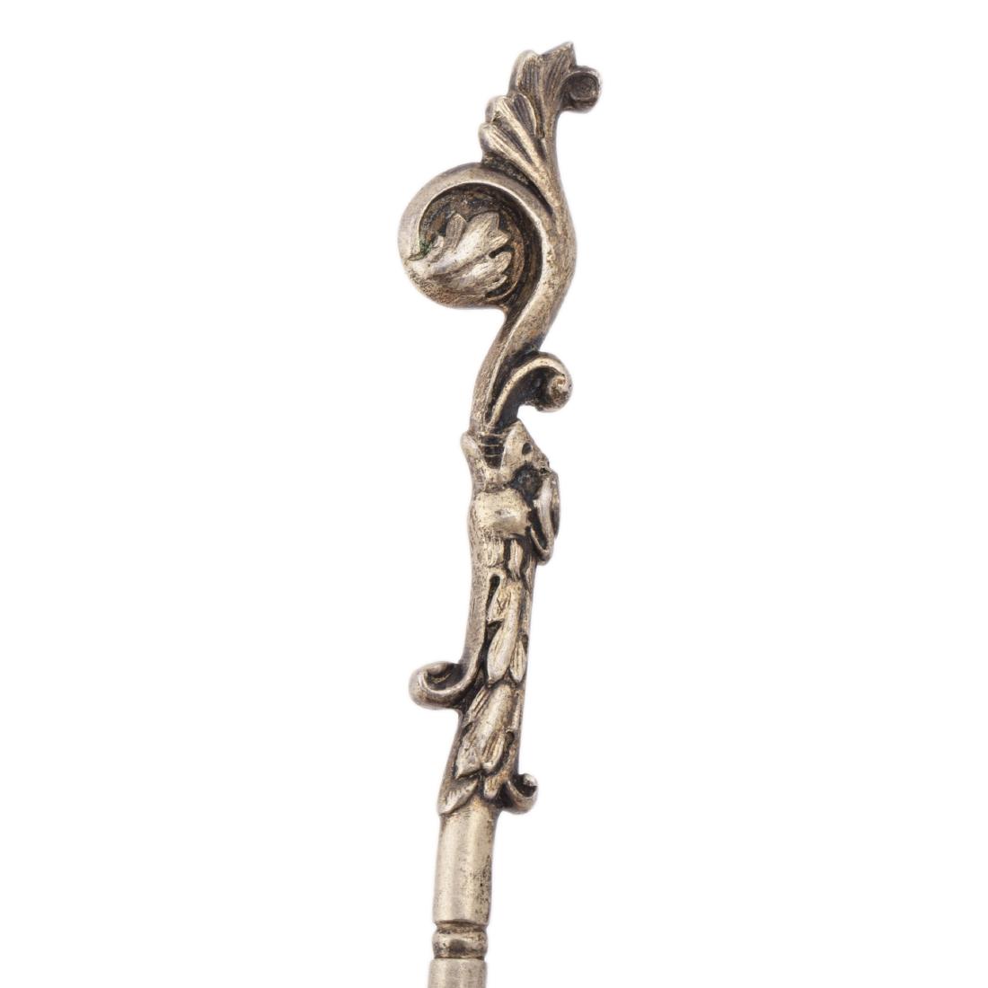 Silver-gilt cast tea-holder spoon — image 3