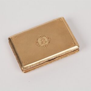 18K gold box. — image 1