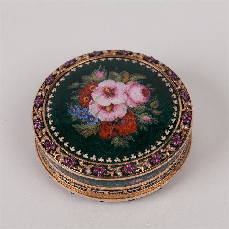 18K enamel gold box. — image 2