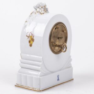 Meissen desk clock with gilt decoration of Chinese — image 4