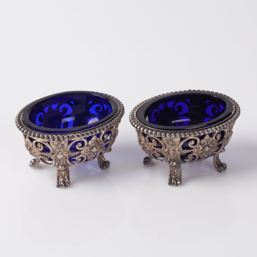 Pair of silver saltcellars. — image 2